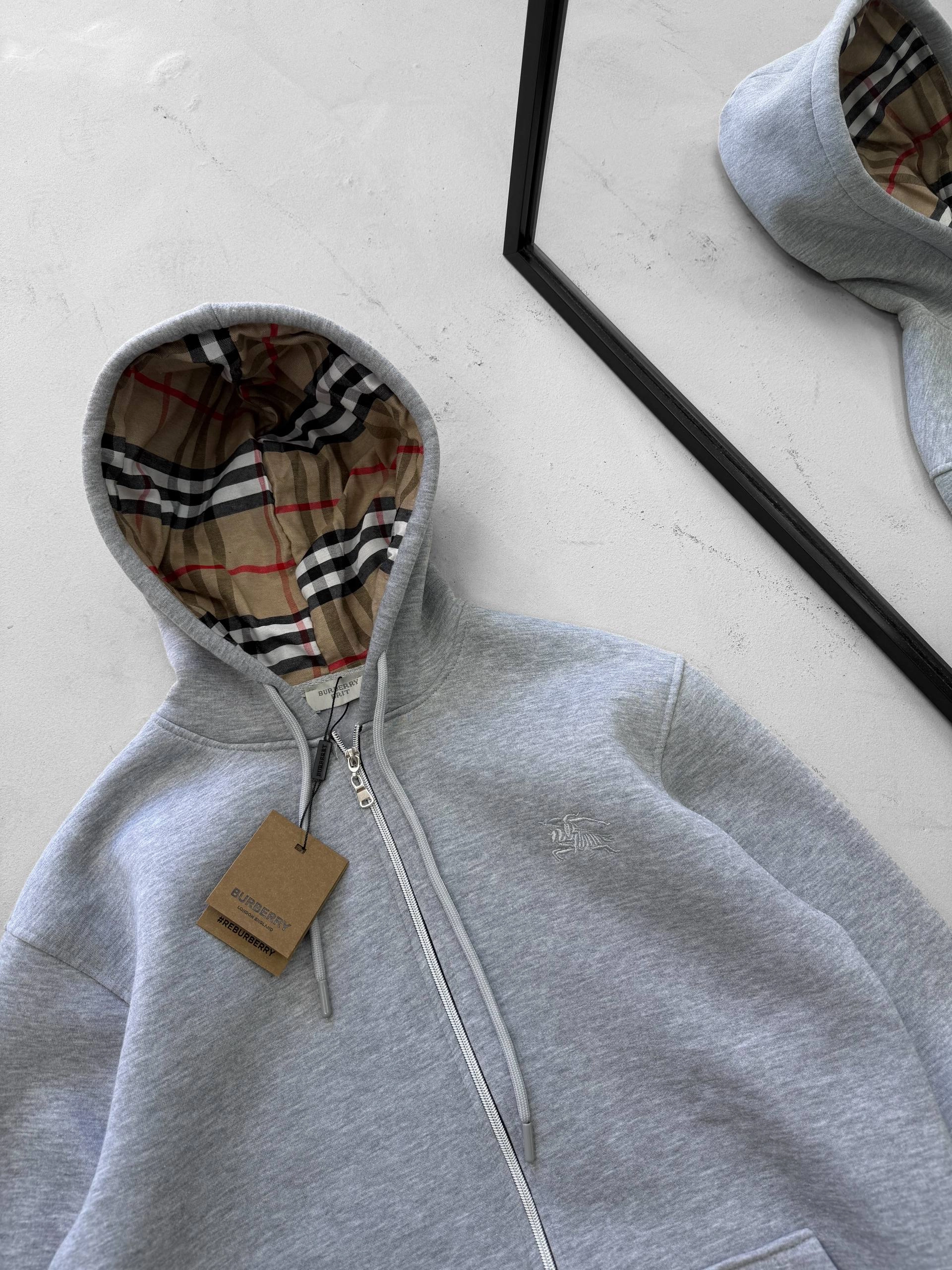 GRI - Burberry  - HIRKA