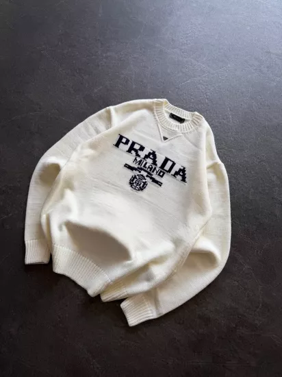 BEYAZ - PRADA MARKA - TRİKO